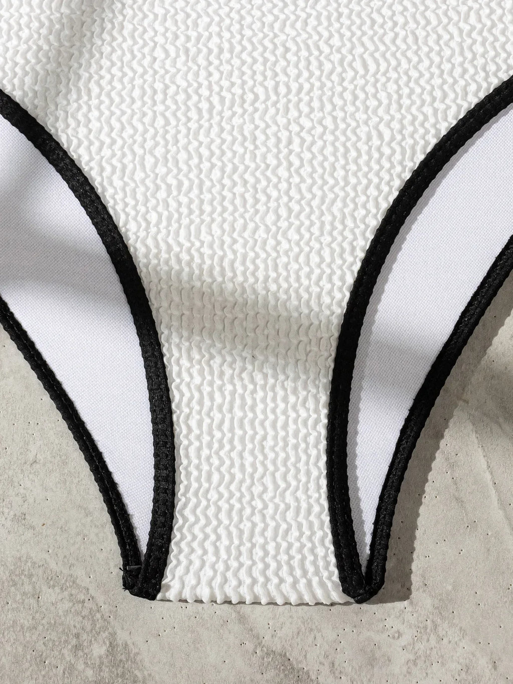 Celine Contrast - Underwire High-Waist Bikini