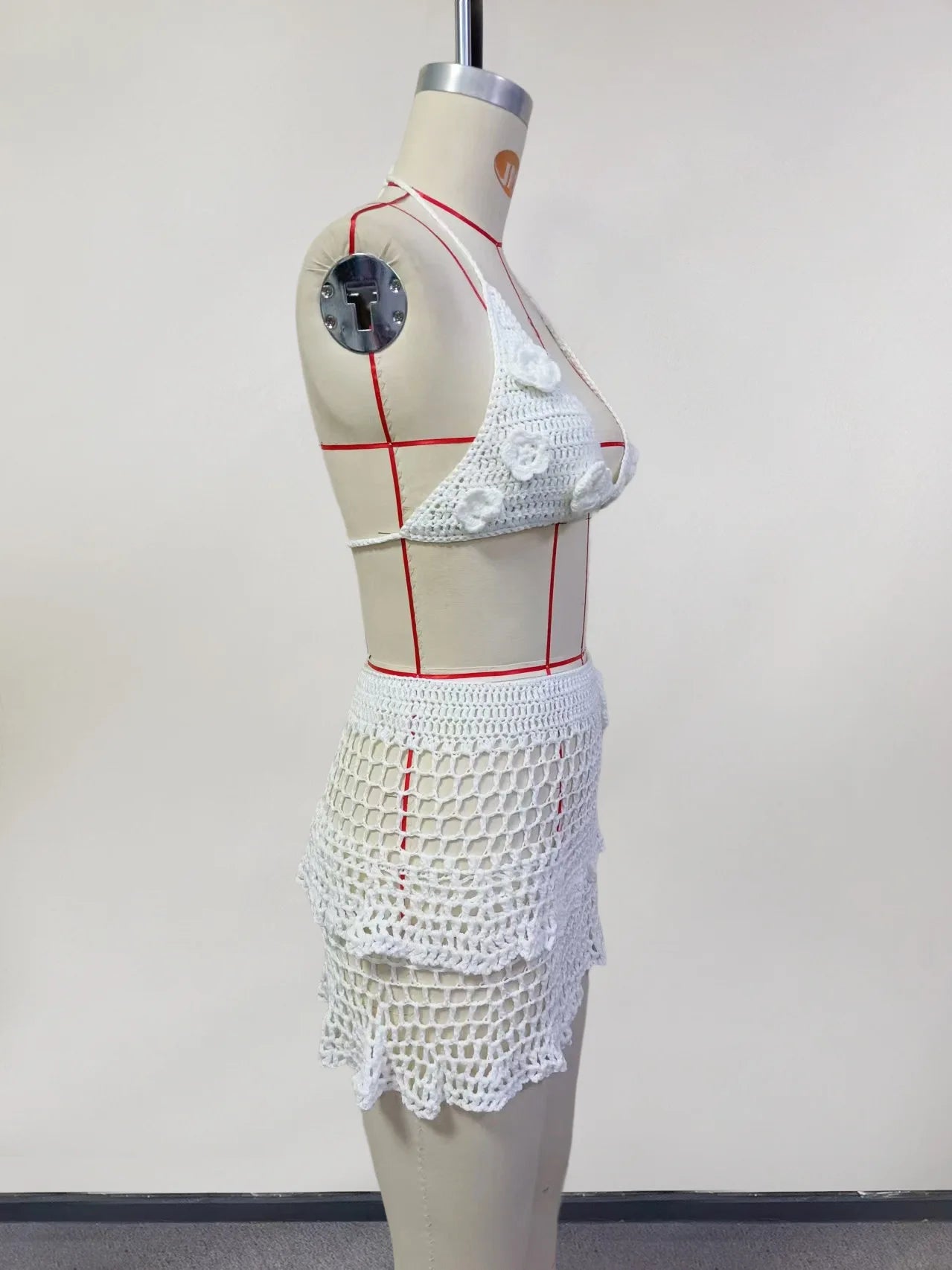 Sexy White Floral 2 Pieces Set Knitted Swimsuit Hollow Out Knit Skirt for Beach Sets Summer Swimwear 2025 New Beachwear Party