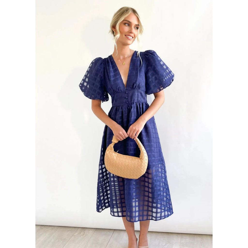 Midnight Grace – Effortless Chic Collection